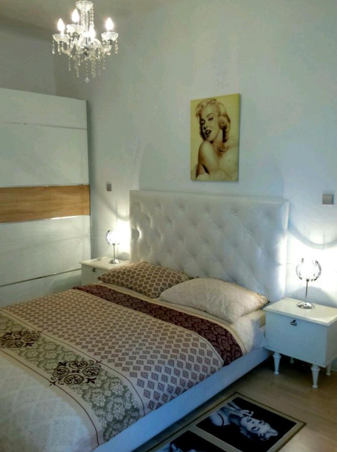 Apartment Ory Near The City Center With Free Parking Pula Exterior photo