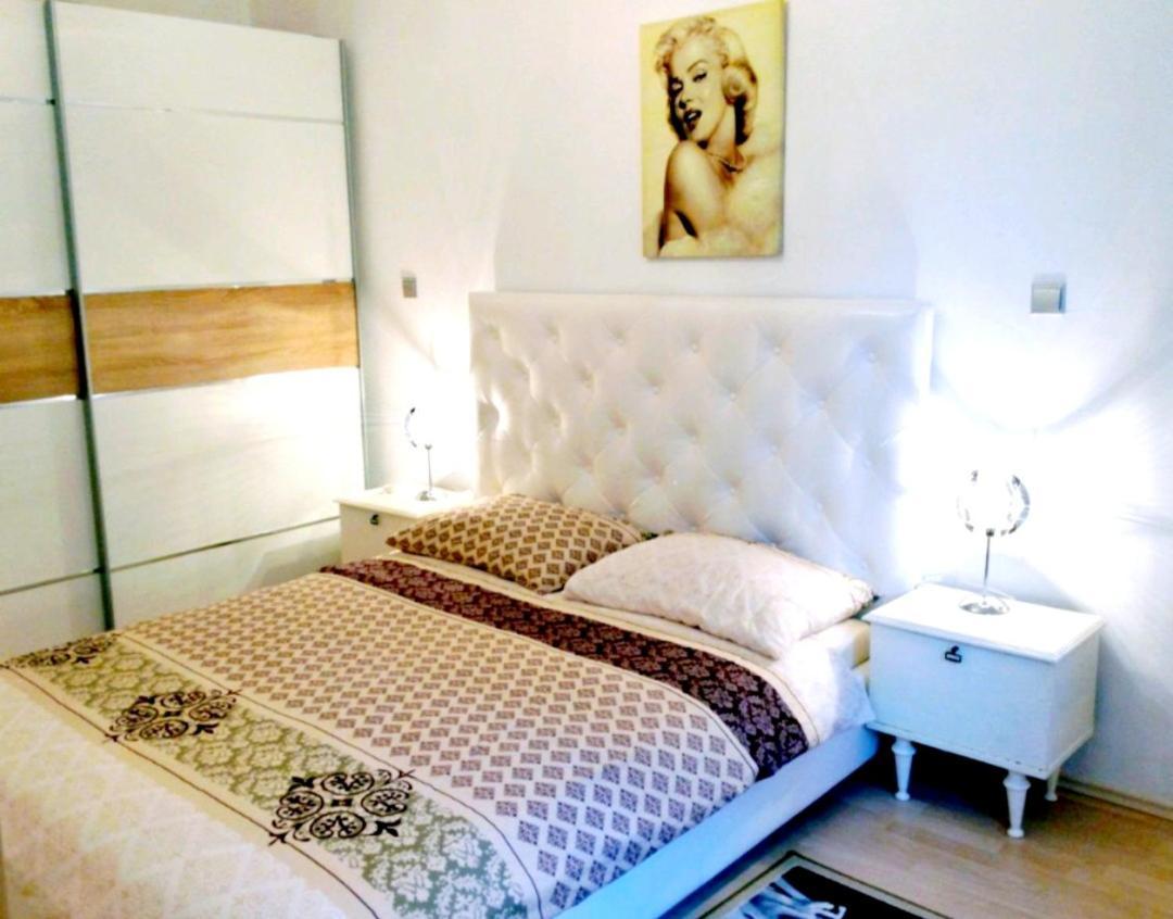 Apartment Ory Near The City Center With Free Parking Pula Exterior photo
